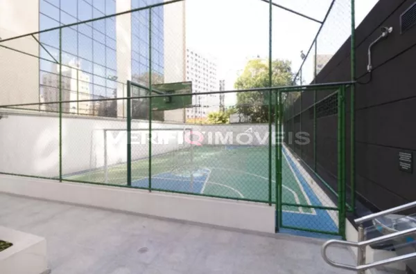 APARTAMENTO no 13º andar com 2 dormitórios e 1 garagem
