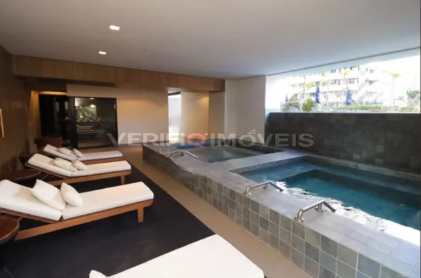 APARTAMENTO no 13º andar com 2 dormitórios e 1 garagem