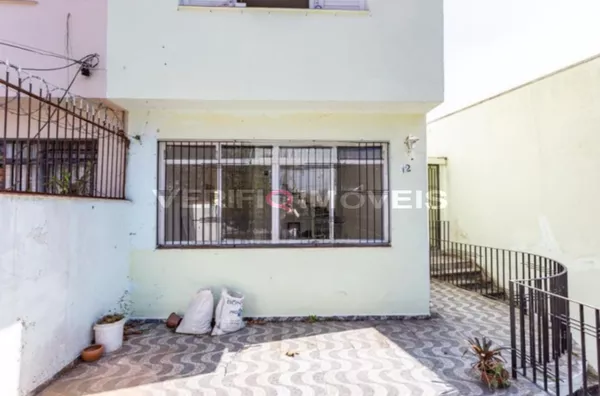 CASA com 3 dormitórios e 4 garagens
