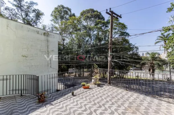 CASA com 3 dormitórios e 4 garagens