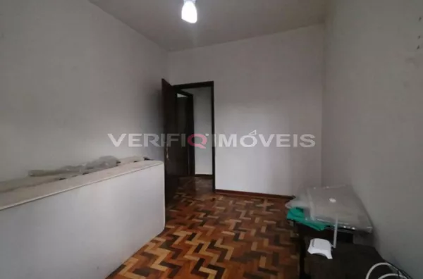 CASA mobiliada com 4 dormitórios e 2 garagens