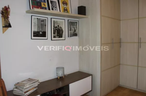 CASA EM CONDOMÍNIO com 5 dormitórios e 3 garagens