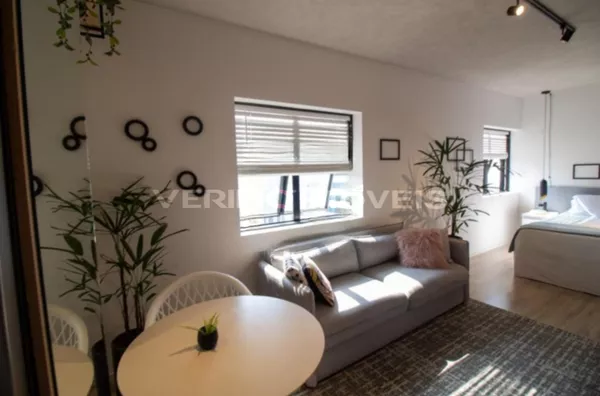 STUDIO no 13º andar mobiliado com 1 dormitório e 1 garagem