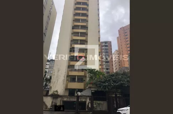 APARTAMENTO no 7º andar com 2 dormitórios e 1 garagem