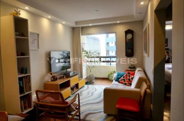 APARTAMENTO no 7º andar com 2 dormitórios e 1 garagem