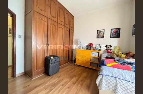 CASA com 4 dormitórios e 2 garagens