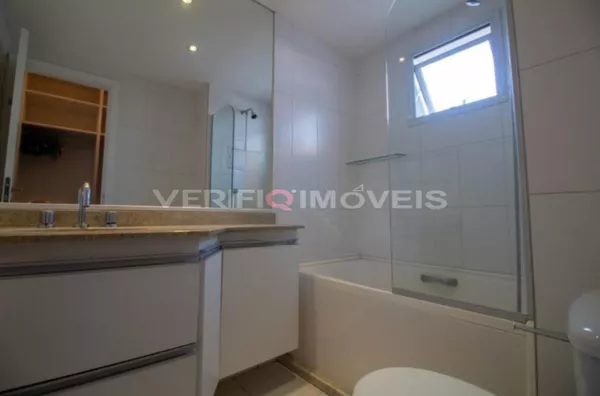 APARTAMENTO no 6º andar com 3 dormitórios e 2 garagens