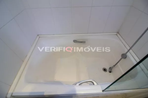 APARTAMENTO no 6º andar com 3 dormitórios e 2 garagens