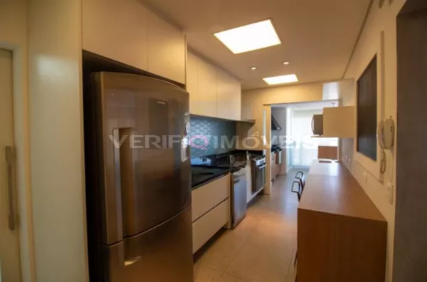APARTAMENTO no 11º andar com 2 dormitórios e 2 garagens