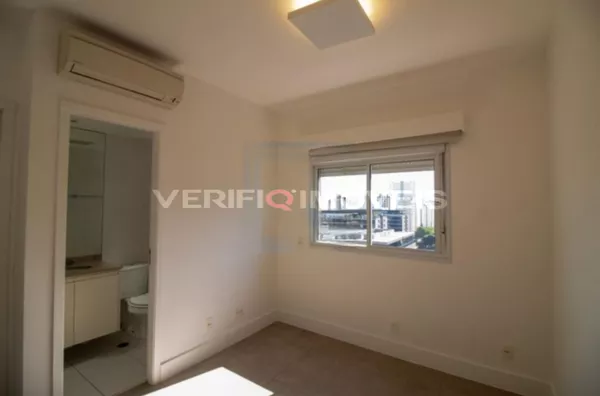 APARTAMENTO no 11º andar com 2 dormitórios e 2 garagens