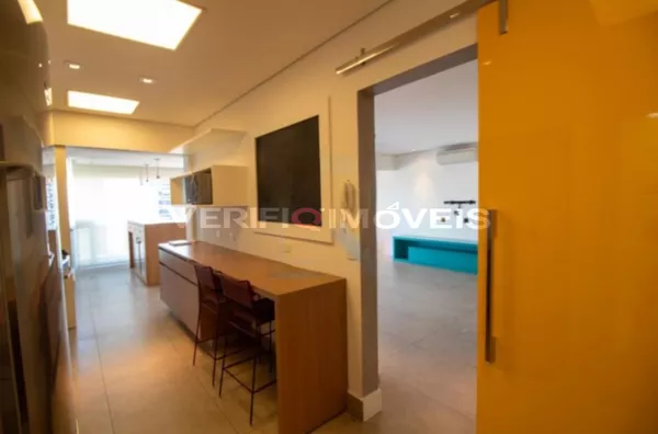 APARTAMENTO no 11º andar com 2 dormitórios e 2 garagens