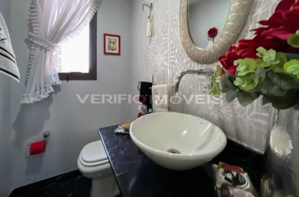 APARTAMENTO Térreo com 4 dormitórios e 6 garagens