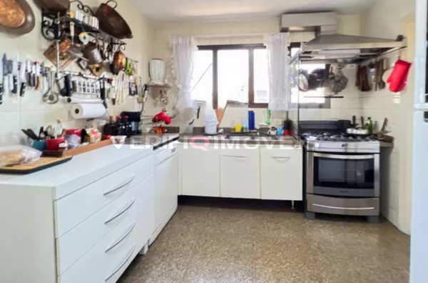 APARTAMENTO Térreo com 4 dormitórios e 6 garagens