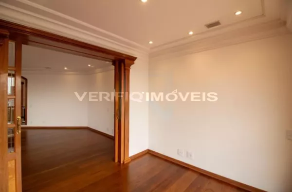 APARTAMENTO no 10º andar com 4 dormitórios e 4 garagens