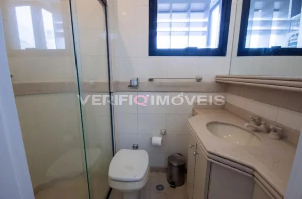 APARTAMENTO no 8º andar mobiliado com 3 dormitórios e 3 garagens
