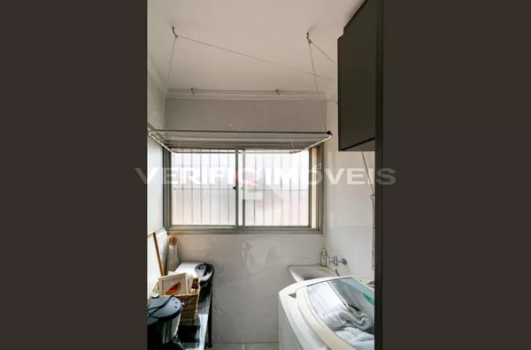 APARTAMENTO no 1º andar com 1 dormitório e 1 garagem