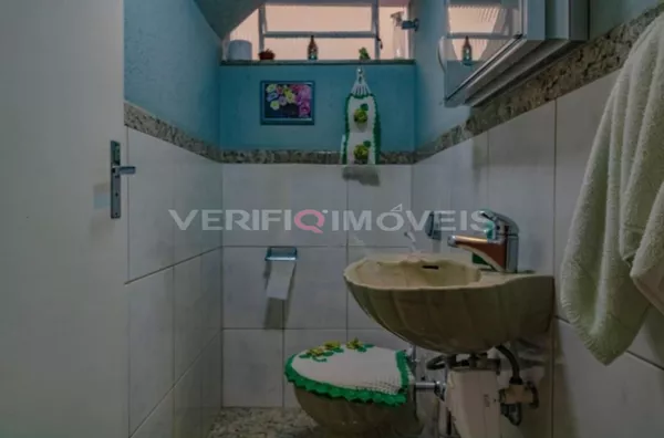 CASA mobiliada com 2 dormitórios e 2 garagens