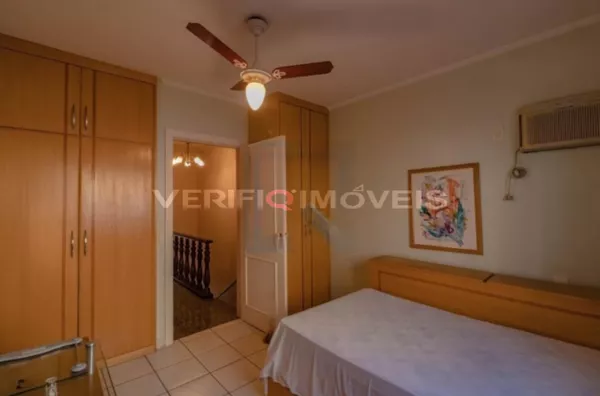 CASA mobiliada com 2 dormitórios e 2 garagens