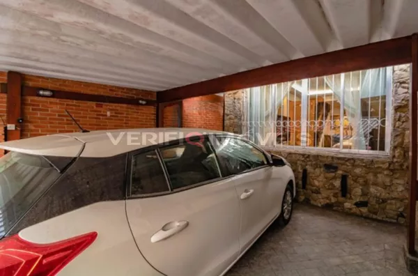 CASA mobiliada com 2 dormitórios e 2 garagens