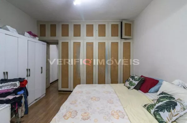 CASA com 4 dormitórios e 2 garagens