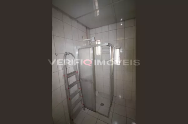 CASA com 3 dormitórios e 2 garagens