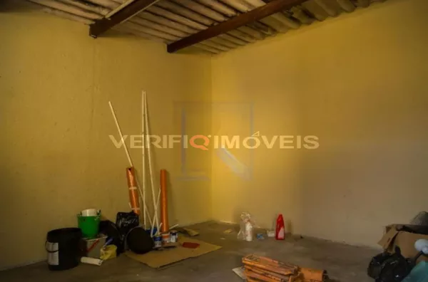 CASA com 3 dormitórios e 2 garagens