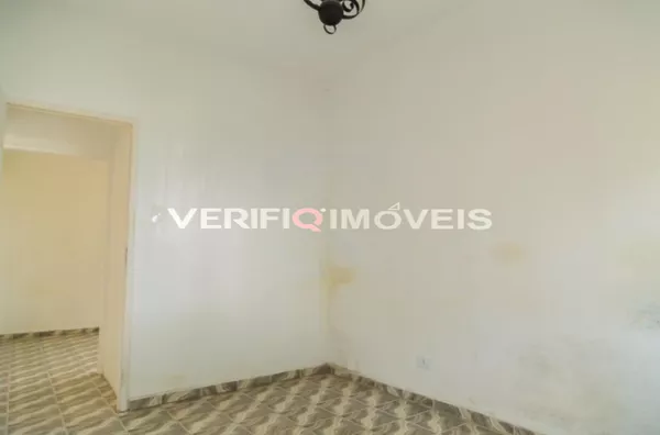 CASA com 3 dormitórios e 2 garagens