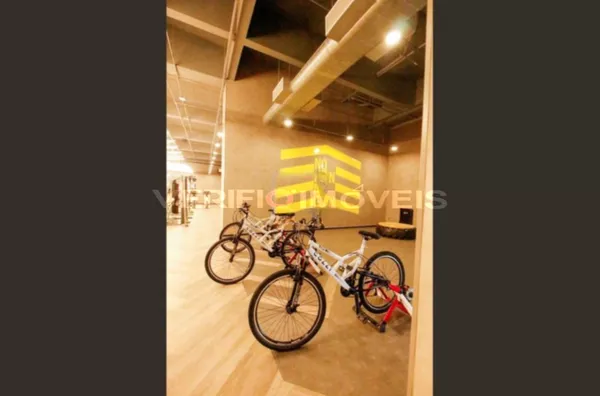 APARTAMENTO no 13º andar mobiliado com 1 dormitório e 1 garagem