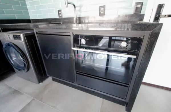 APARTAMENTO no 13º andar mobiliado com 1 dormitório e 1 garagem
