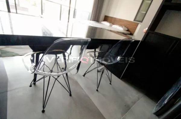 APARTAMENTO no 13º andar mobiliado com 1 dormitório e 1 garagem