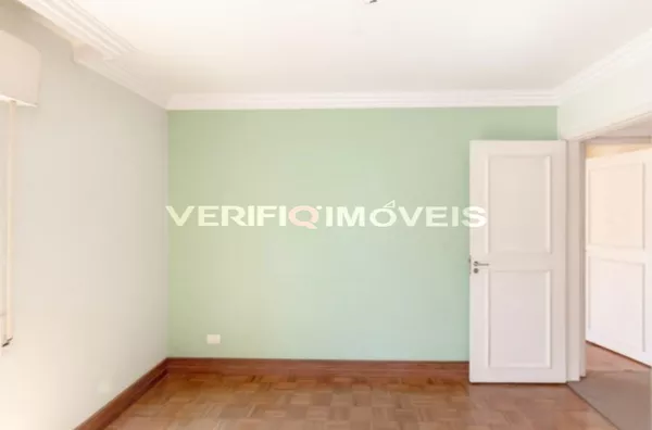 APARTAMENTO no 15º andar com 5 dormitórios e 2 garagens