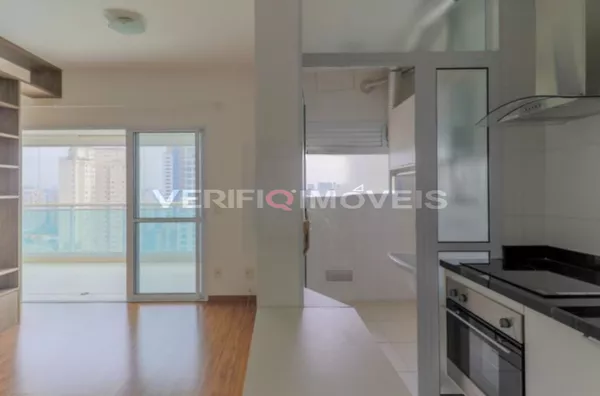 APARTAMENTO no 18º andar com 1 dormitório e 2 garagens