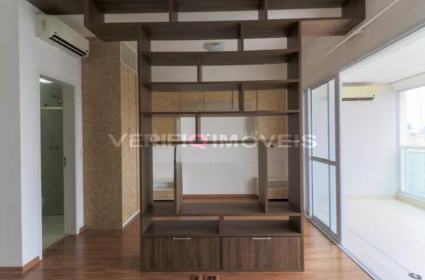 APARTAMENTO no 18º andar com 1 dormitório e 2 garagens