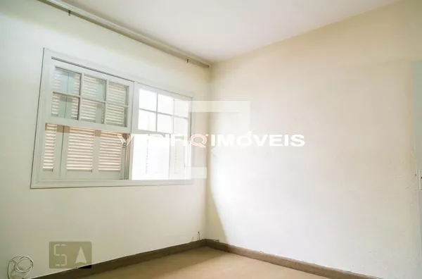 CASA EM CONDOMÍNIO com 3 dormitórios e 1 garagem