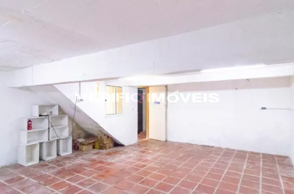 CASA com 4 dormitórios e 2 garagens
