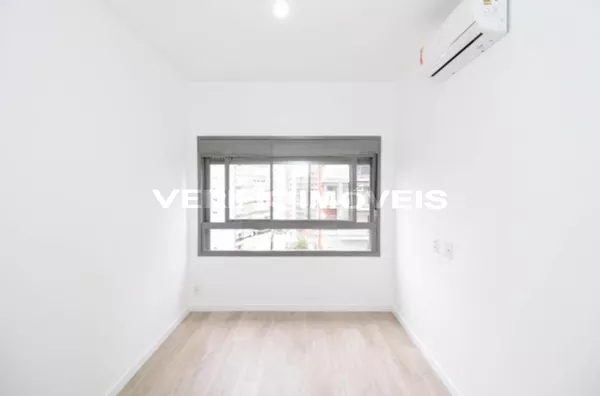 APARTAMENTO no 11º andar com 2 dormitórios e 1 garagem