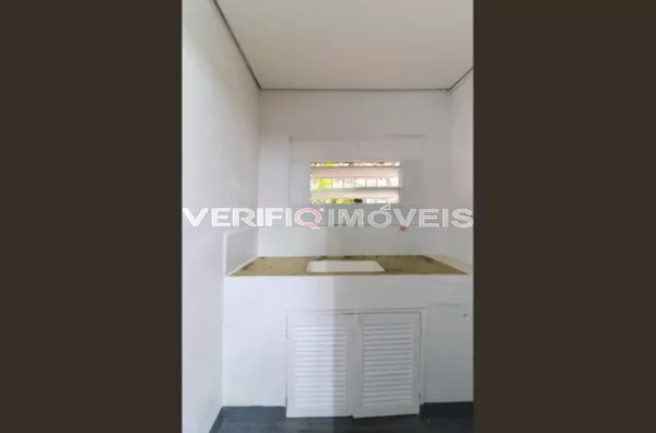CASA com 2 dormitórios e 1 garagem