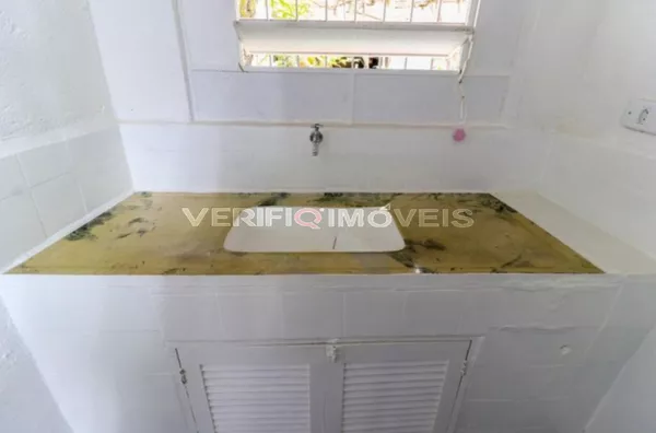 CASA com 2 dormitórios e 1 garagem