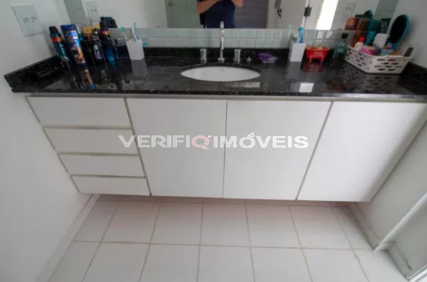 CASA mobiliada com 3 dormitórios e 2 garagens