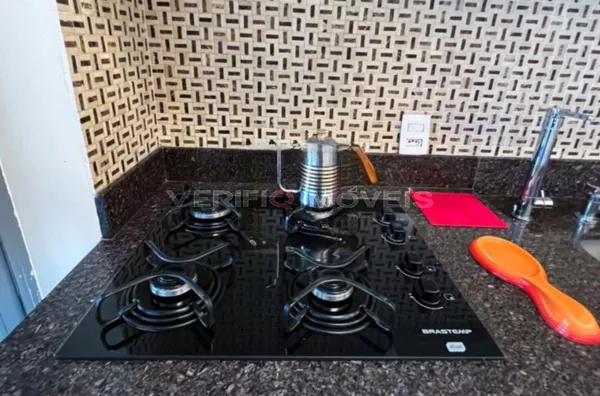 APARTAMENTO no 9º andar com 2 dormitórios e 2 garagens