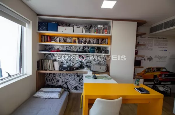 STUDIO no 18º andar com 1 dormitório e 1 garagem
