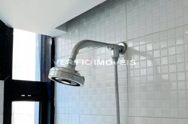 APARTAMENTO no 8º andar mobiliado com 2 dormitórios e 2 garagens