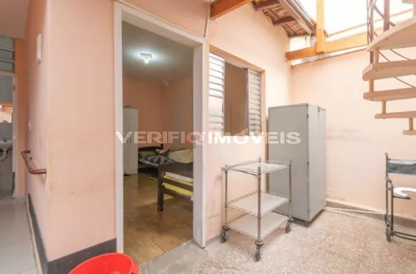 CASA com 6 dormitórios e 5 garagens