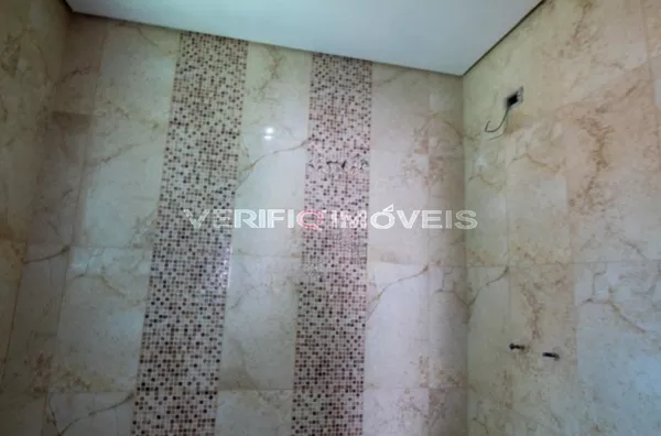 CASA com 3 dormitórios e 6 garagens