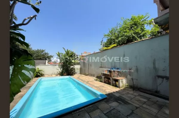 CASA com 3 dormitórios e 2 garagens