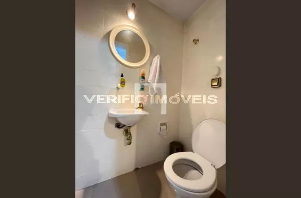 CASA com 3 dormitórios e 2 garagens