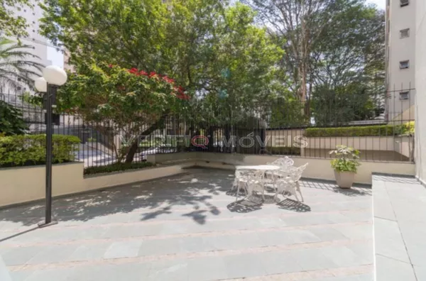 APARTAMENTO no 12º andar mobiliado com 2 dormitórios e 1 garagem