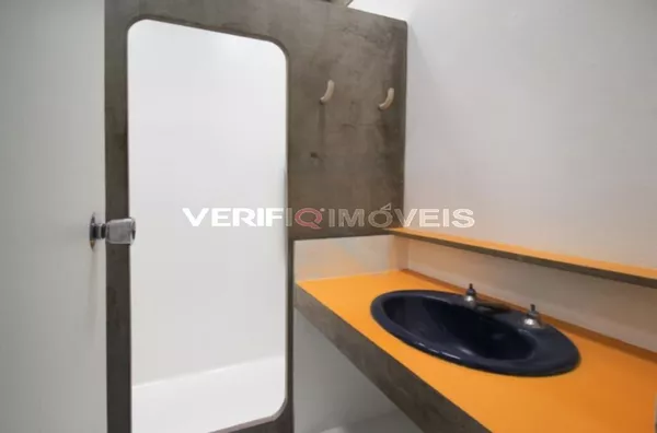 CASA com 4 dormitórios e 4 garagens
