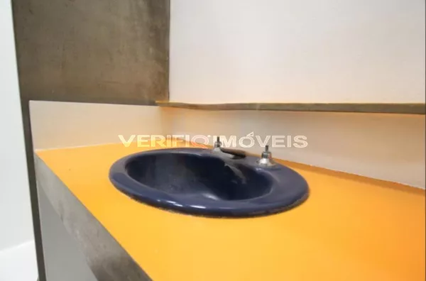 CASA com 4 dormitórios e 4 garagens