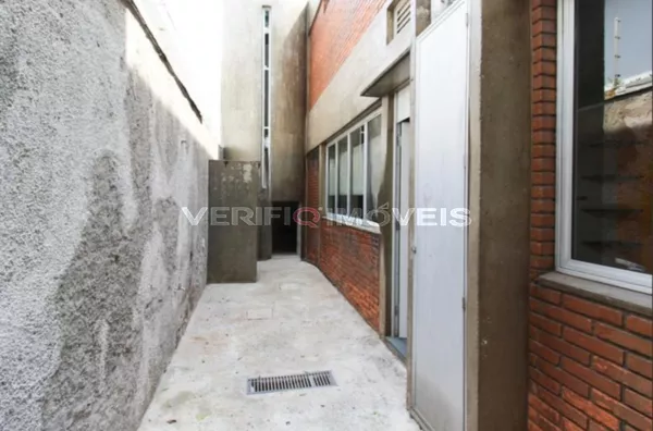 CASA com 4 dormitórios e 4 garagens
